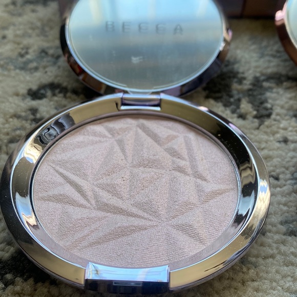 BECCA Limited Edition Highlighter Bundle - Picture 3 of 6